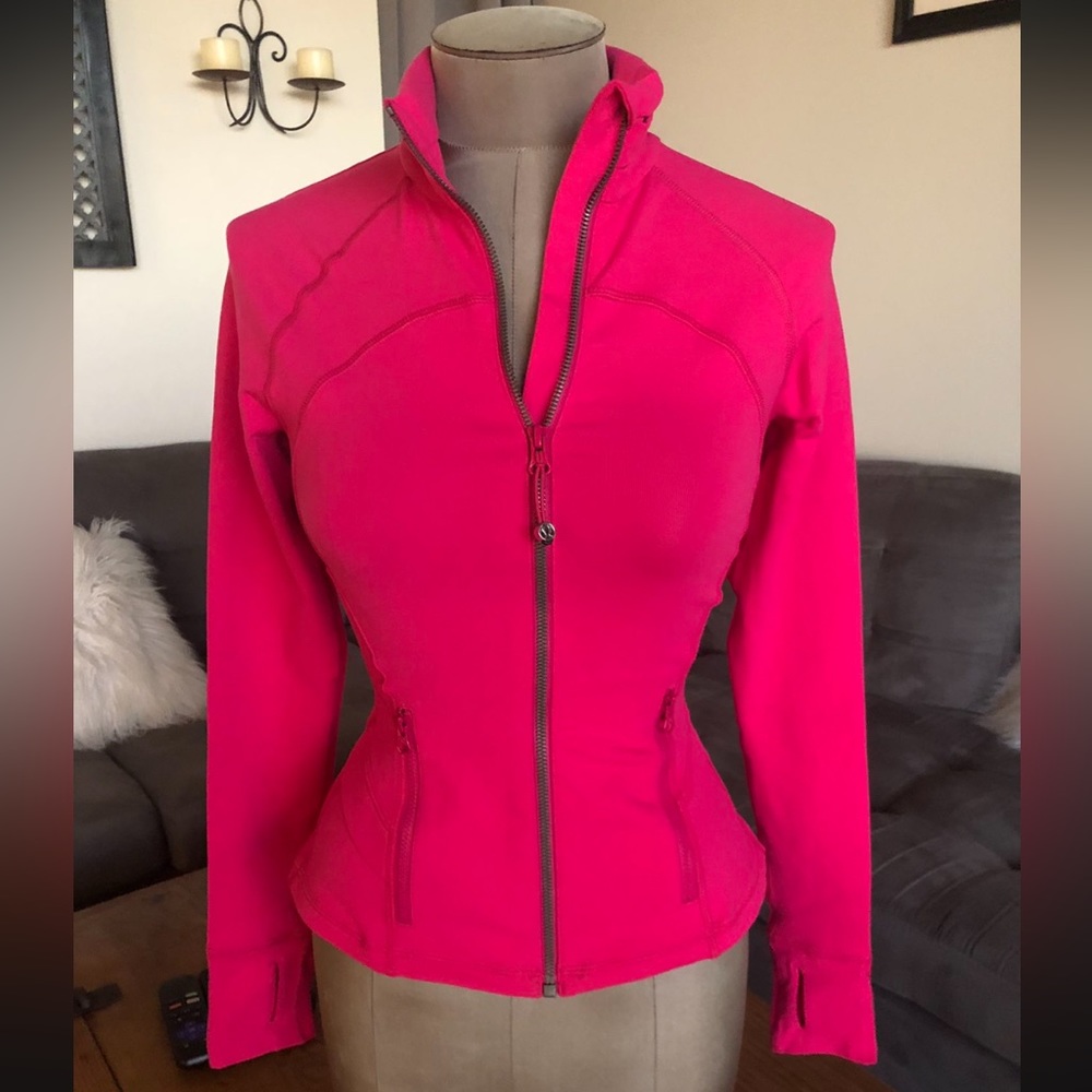NEW⚡️RARE Lmtd. Edition Lululemon Hustle & Bustle Ruffle define berry jacket